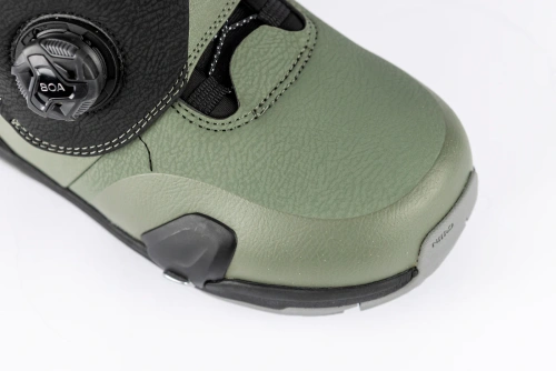 NITRO Step On ® + Venture TLS 2026: snowboard bindings + boots | HEAT Modlable | BOA ® | Introducing the New All-Terrain Convenience Fit | shadow / black & black