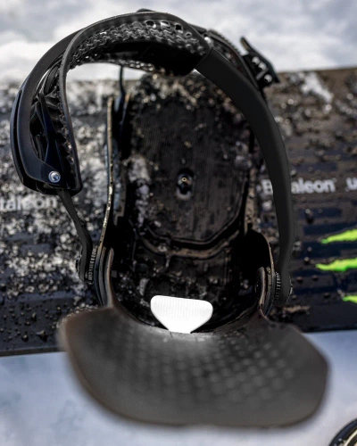 BATALEON Blaster AW FASE ® | snowboard bindings | AsymWrap™ | black