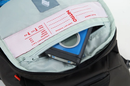 NITRO Rover 14 2026 | plecak snowboard / splitboard / rower | 760g! | z usztywniaczem i mocowaniem na kask | kompatybilny z bukłakiem i protektorem KOROYD | raven